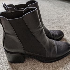 ZARA basic collection black leather chelsea boots